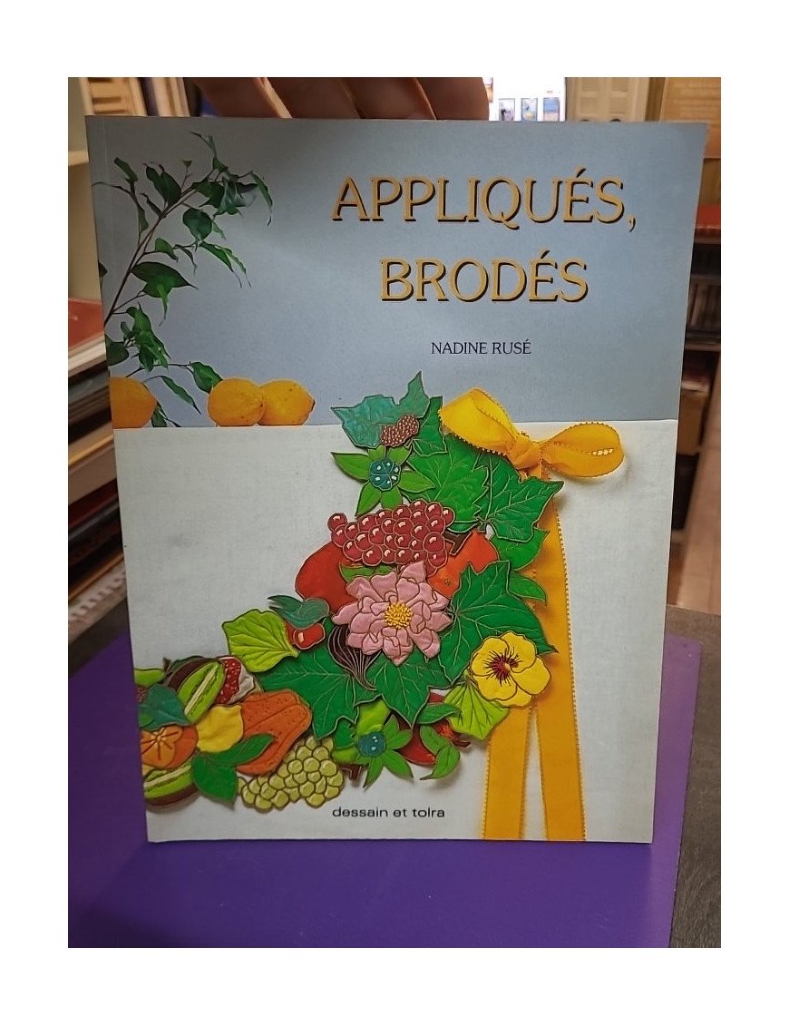 Appliqués, brodés – N. Ruse