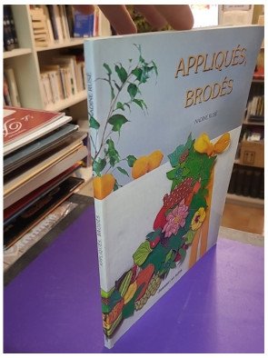 Appliqués, brodés – N. Ruse