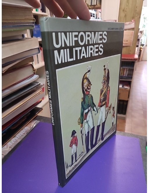 Uniformes militaires – Documentaires alpha