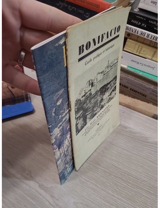 Lot de 2 guides pratiques et historiques de Bonifacio (1936 et 1994)