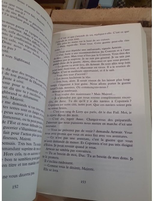 Les Royaumes d'épines et d'os – Tome 4 : La Dernière Reine – J. Gregory Keyes