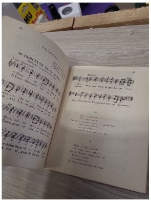 De Tous Les Coins Du Monde - Chansons - La Maison De L’Éclaireuse