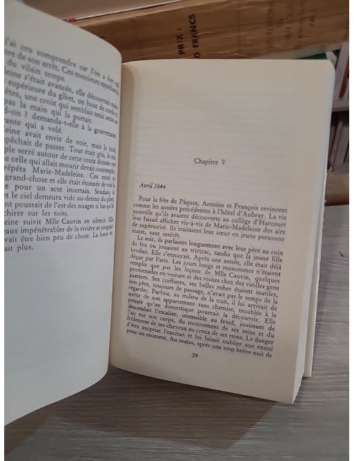 La marquise des ombres ou la vie de Marie-Madeleine d'Aubray, marquise de Brinvilliers