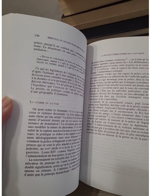 Basse politique, haute police - Une approche historique et philosophique de la police - Hélène L'Heuillet