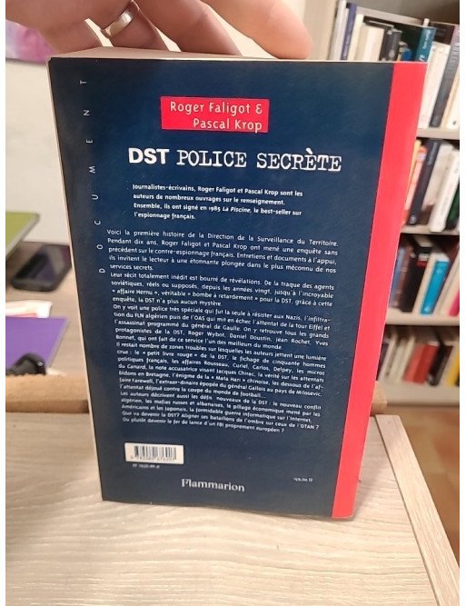 DST : Police secrète