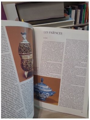 Antiquités et Objets d'art N° 18 : Faiences et Porcelaines