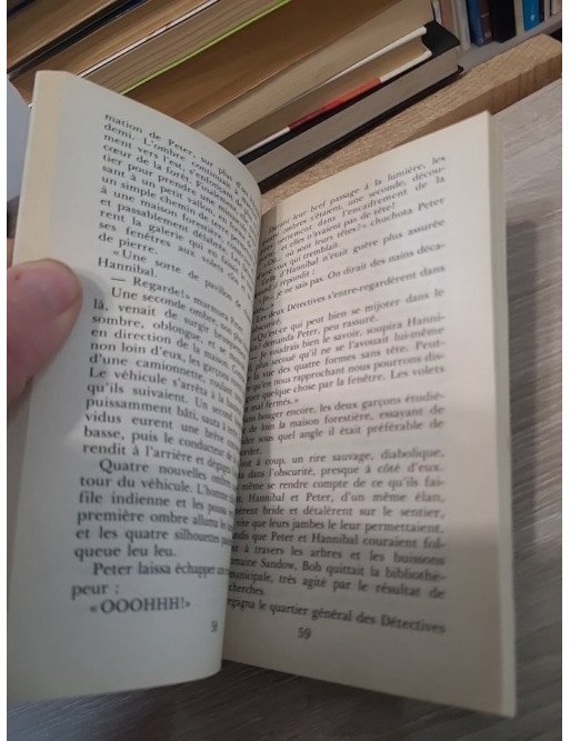 L'Ombre qui éclairait tout - Les Trois Jeunes Détectives