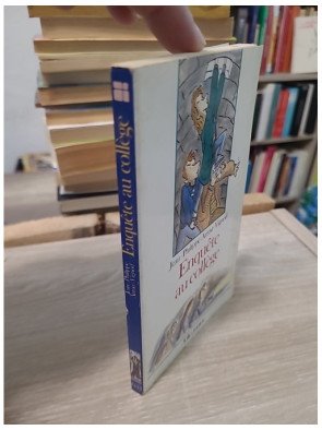 Enquête au collège - Mystère et humour au cœur de l'école