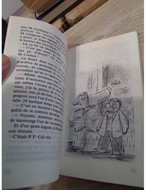 Enquête au collège - Mystère et humour au cœur de l'école