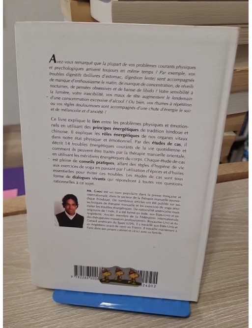 Techniques d'Ayurveda pour votre bien-être quotidien - Thérapie manuelle, hygiène de vie et yoga, épices et huiles essentielles