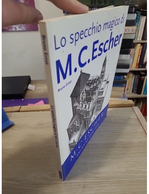 Specchio magico di M. C. Escher