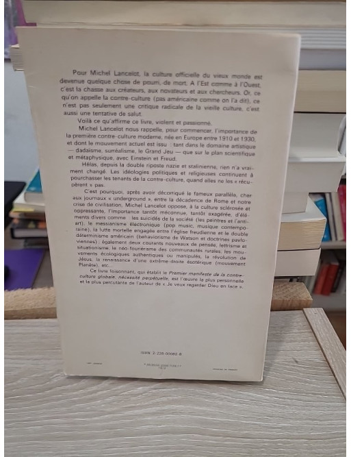 Le jeune lion dort avec ses dents - Génies et faussaires de la contre-culture