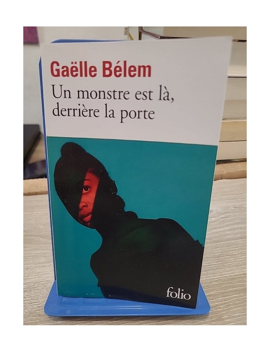 Un monstre est là, derrière la porte