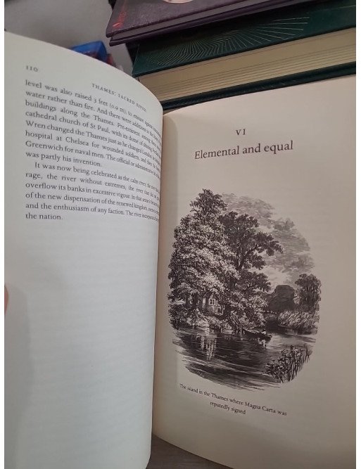 Thames: Sacred River - Peter Ackroyd
