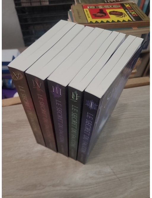 Le Secret du Faucon tomes 1 à 5 de A.D. Martel