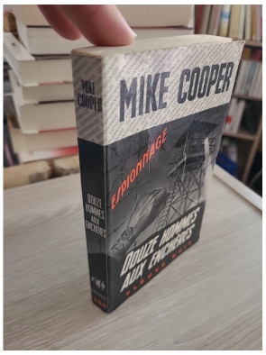 Douze hommes aux enchères - Un roman noir de suspense et de manipulation