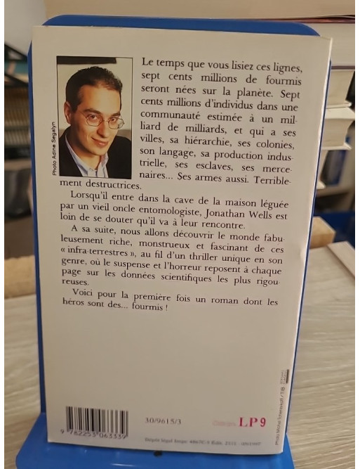 Les Fourmis - Cycle des Fourmis Tome 1, roman de science-fiction fascinant