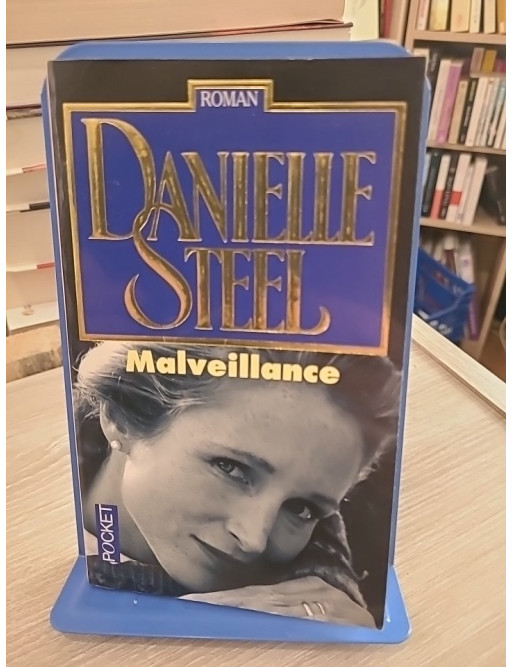 Malveillance - Un roman poignant entre secrets du passé et scandale