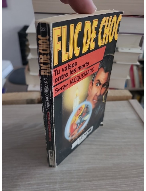 Tu valses entre les morts - Une enquête policière sombre et violente