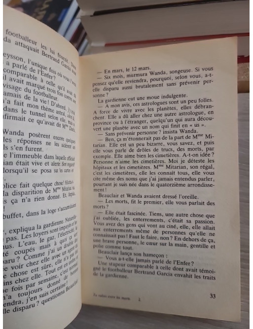 Tu valses entre les morts - Une enquête policière sombre et violente