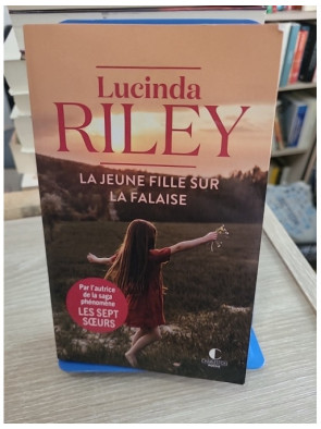 La jeune fille sur la falaise - Une saga familiale entre secrets et amour