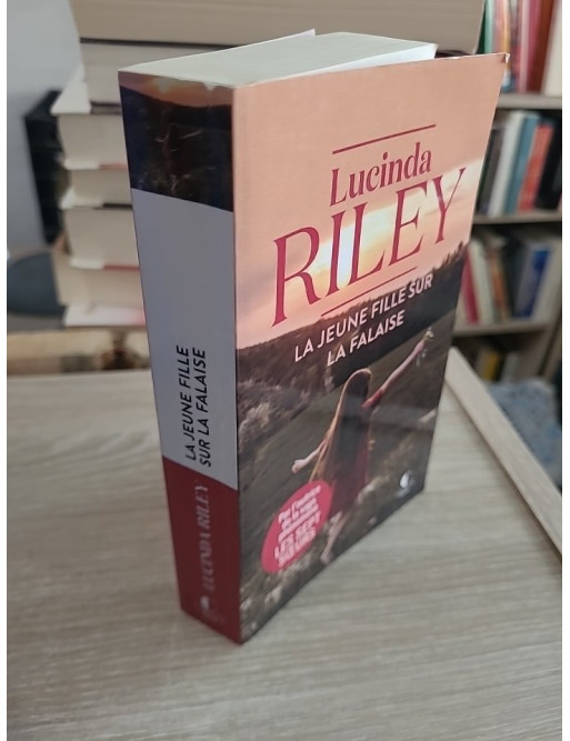 La jeune fille sur la falaise - Une saga familiale entre secrets et amour