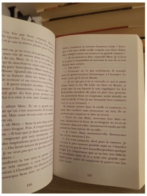 La jeune fille sur la falaise - Une saga familiale entre secrets et amour