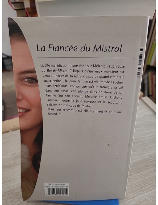 Plus Belle la Vie - La Fiancée du Mistral - Lambesc - Roman inspiré de la série télévisée