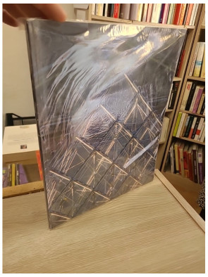 La pyramide du Louvre 1988 - Les Échos, photographies d'Alfred Wolf