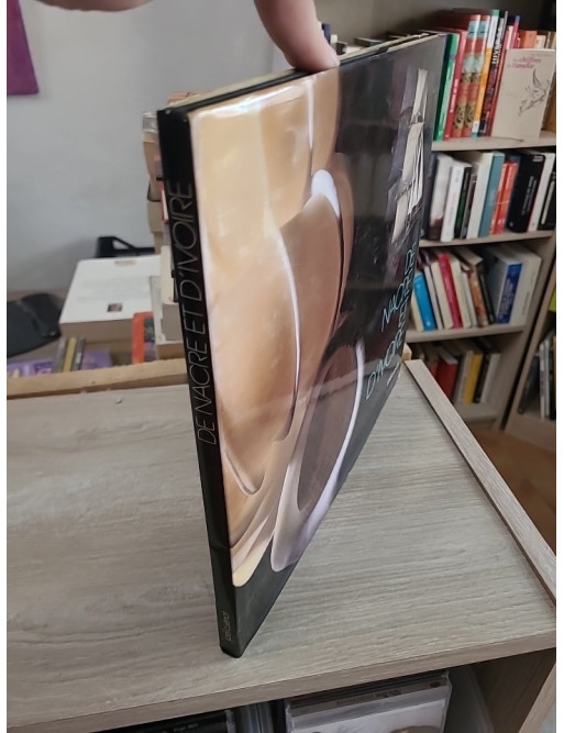 De Nacre et d'Ivoire