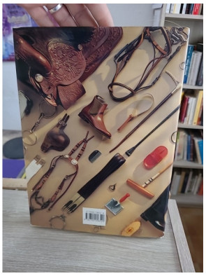 Le grand livre du cheval - Élevage, dressage, soins, races et équitation