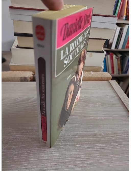 La Ronde des souvenirs - Destin d'une femme entre épreuves, résilience et espoir