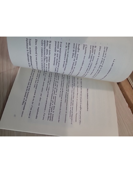 Tous les hommes sont frères : Vie et pensées du Mahatma Gandhi d'après ses œuvres