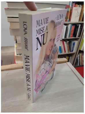 Ma vie mise à nu : La star du Crazy Horse raconte