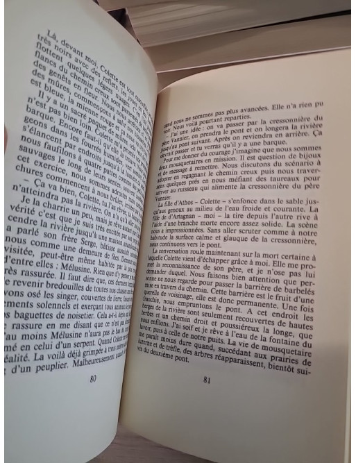 Ma vie mise à nu : La star du Crazy Horse raconte