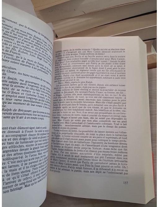 Les oiseaux se cachent pour mourir