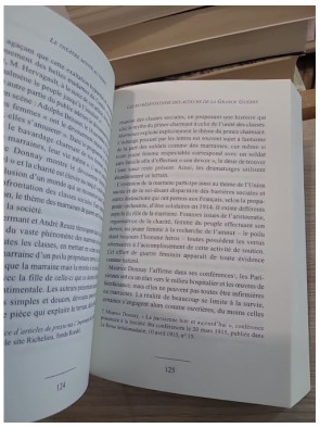 Le théâtre monte au front